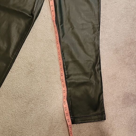 Kut from the Kloth pleated faux leather pants - Picture 5 of 12
